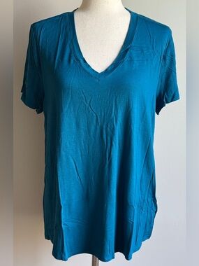GAP Women’s Teal V-Neck Luxe Short Sleeve Tee